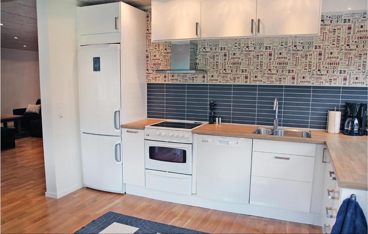 2 Bedroom Cozy Apartment In Habo Mullsjö Eksteriør billede