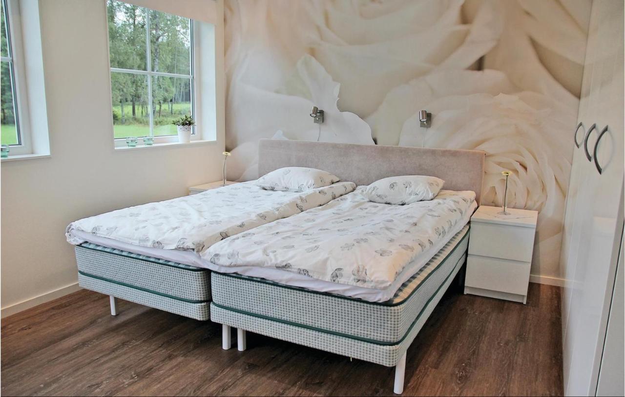 2 Bedroom Cozy Apartment In Habo Mullsjö Eksteriør billede