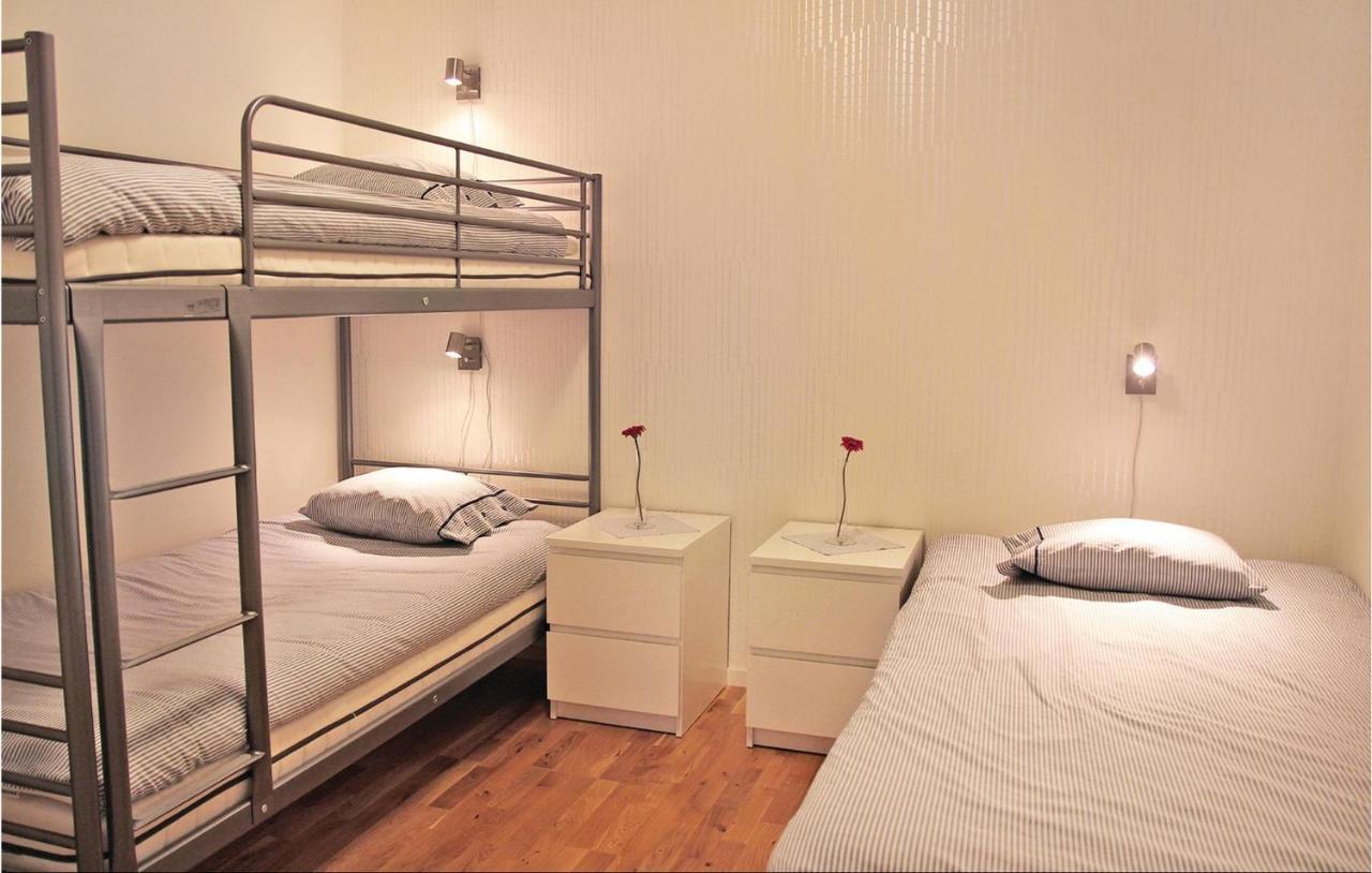 2 Bedroom Cozy Apartment In Habo Mullsjö Eksteriør billede