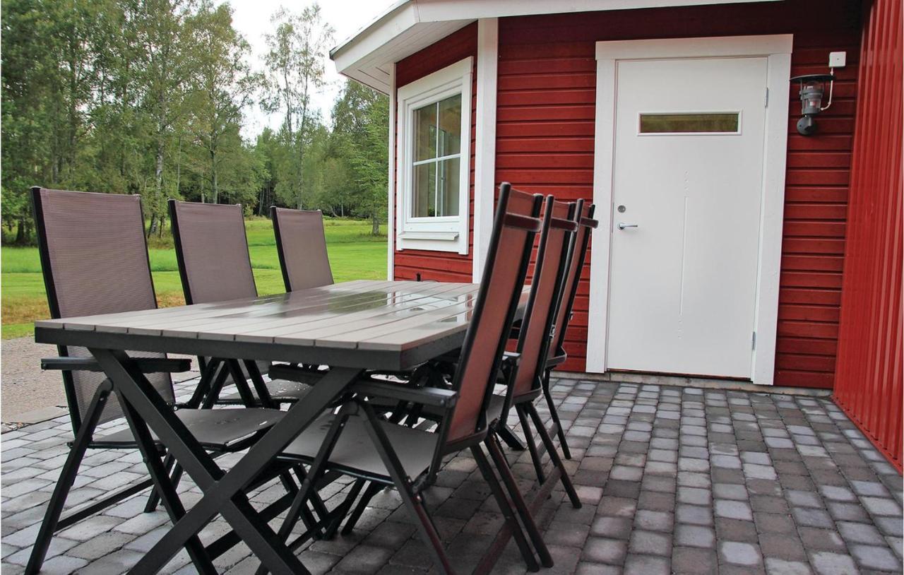 2 Bedroom Cozy Apartment In Habo Mullsjö Eksteriør billede